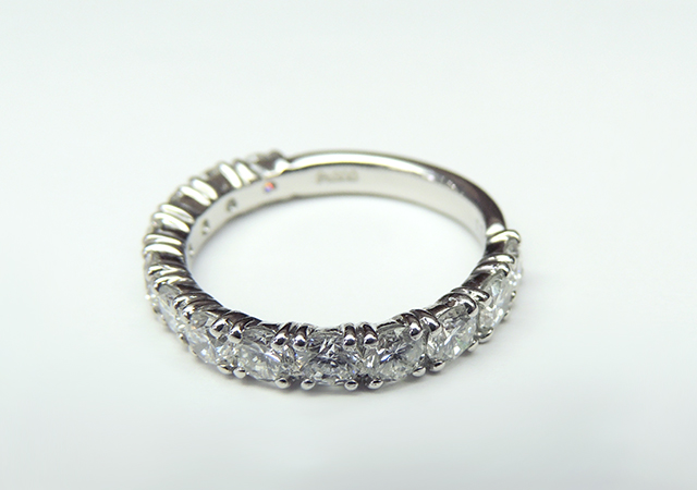 S様 (Pt ハーフエタニティリングーをフルエタニティーにリフォーム) - ジュエリーリフォーム作品集｜浜松の結婚指輪・浜松市の婚約指輪